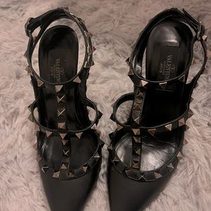 Valentine Rockstud leather heels size 6,5